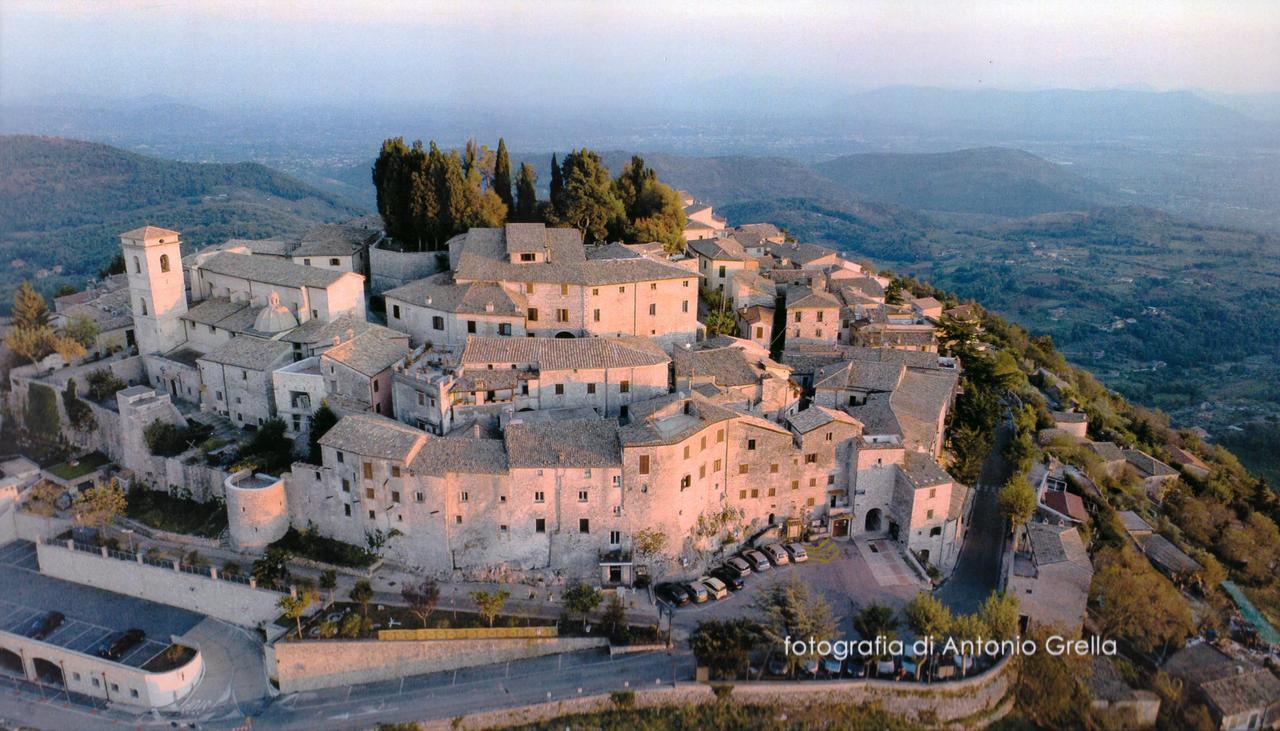 Locanda Il Falco Nero Fumone Экстерьер фото